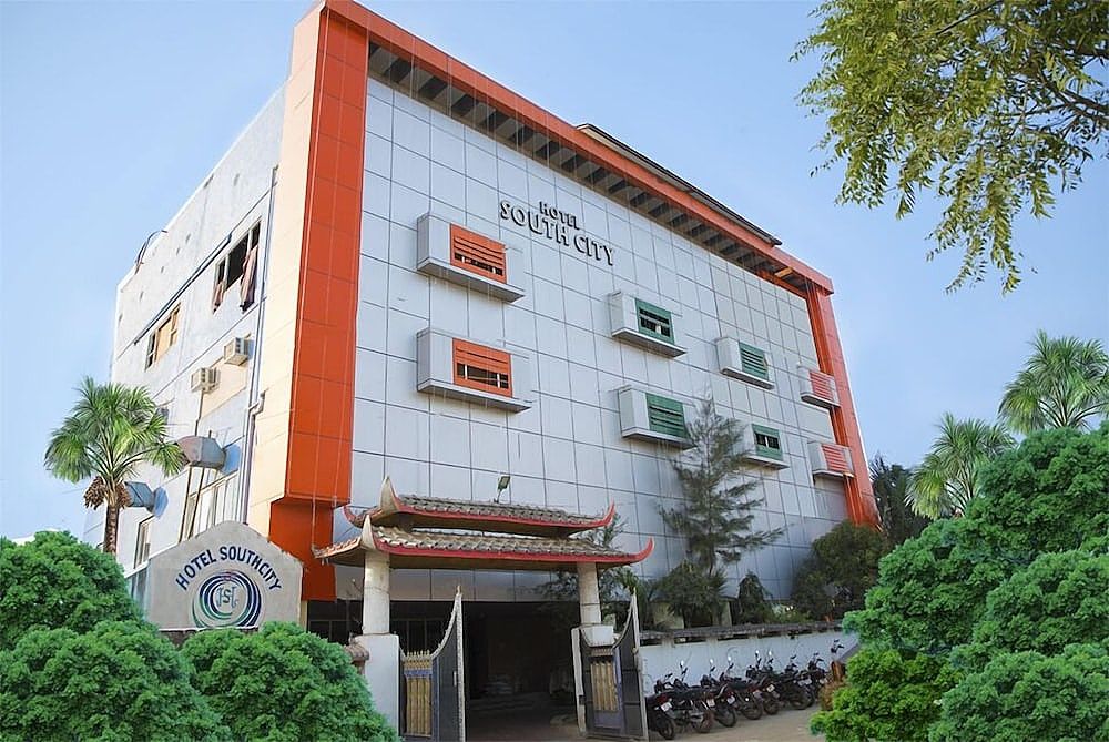 undefined Hotel Southcity 3