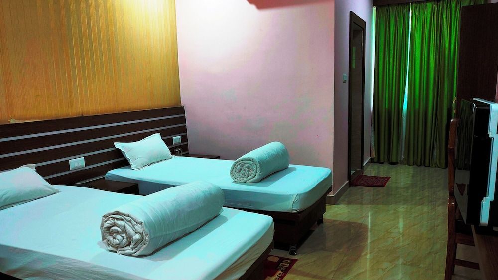 Hotel Delta International Deluxe Room 5