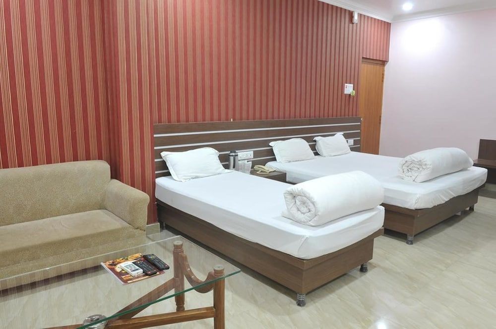 undefined Hotel Delta International 5