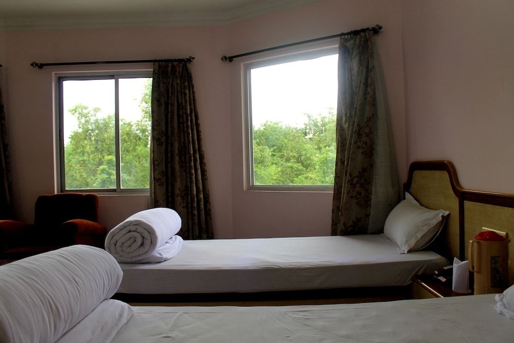 Hotel Delta International Deluxe Room