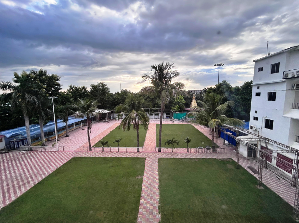 undefined Hotel Delta International 2