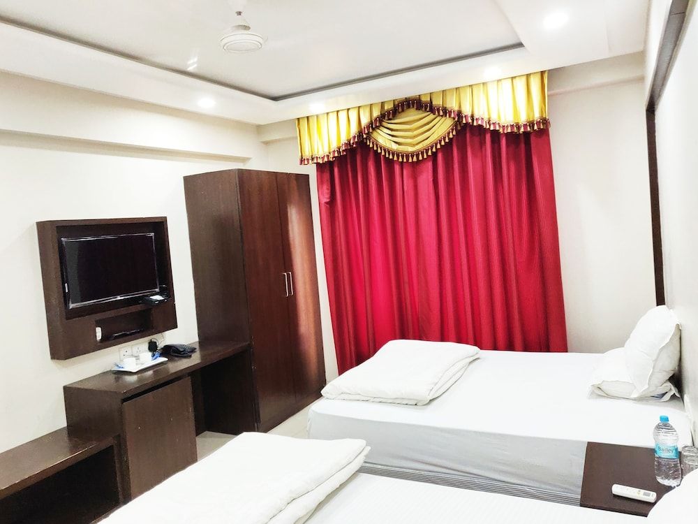 Bodhgaya Seven Inn Hotel n Restaurant Deluxe Double or Twin Room 12