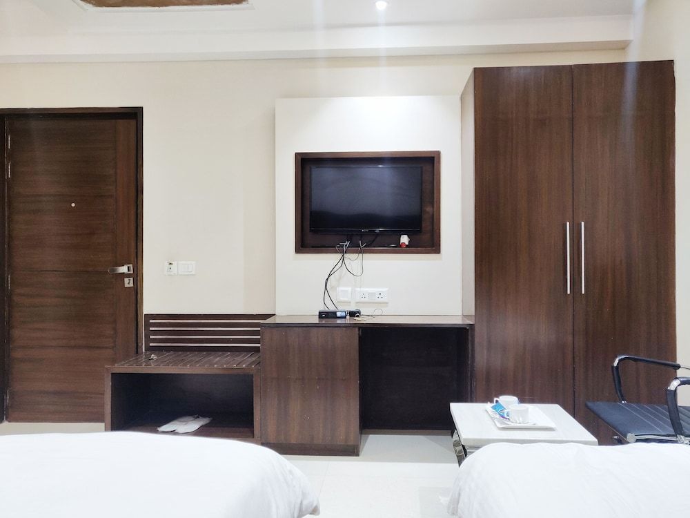Bodhgaya Seven Inn Hotel n Restaurant Deluxe Double or Twin Room 24