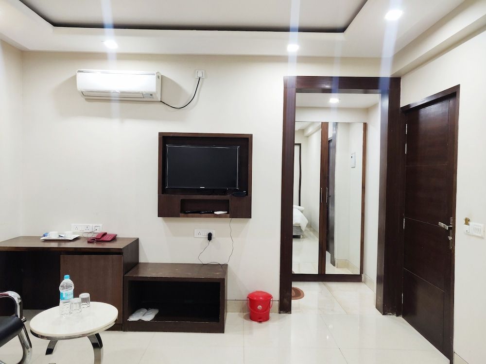 Bodhgaya Seven Inn Hotel n Restaurant Deluxe Double or Twin Room 20