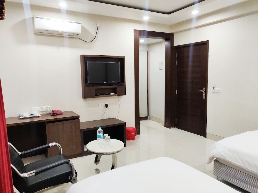 Bodhgaya Seven Inn Hotel n Restaurant Deluxe Double or Twin Room 22