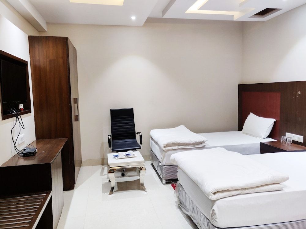 Bodhgaya Seven Inn Hotel n Restaurant Deluxe Double or Twin Room 3