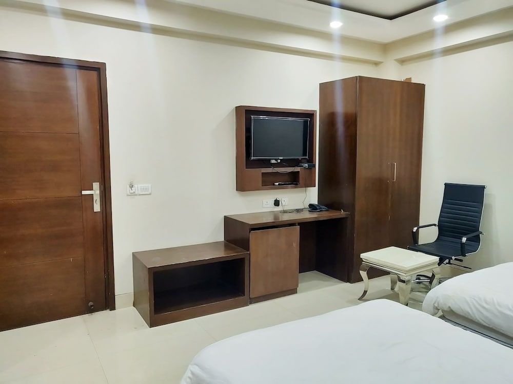 Bodhgaya Seven Inn Hotel n Restaurant Deluxe Double or Twin Room 21