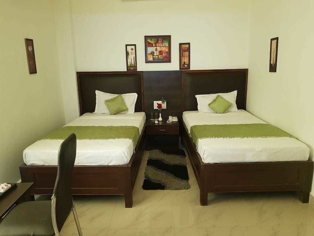New Hotel Shiva Deluxe Double Room, Private Bathroom