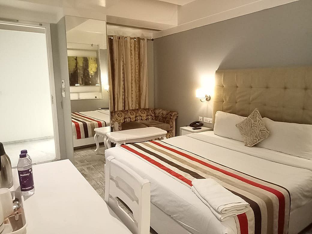 Hotel Emerald Royal Room 11