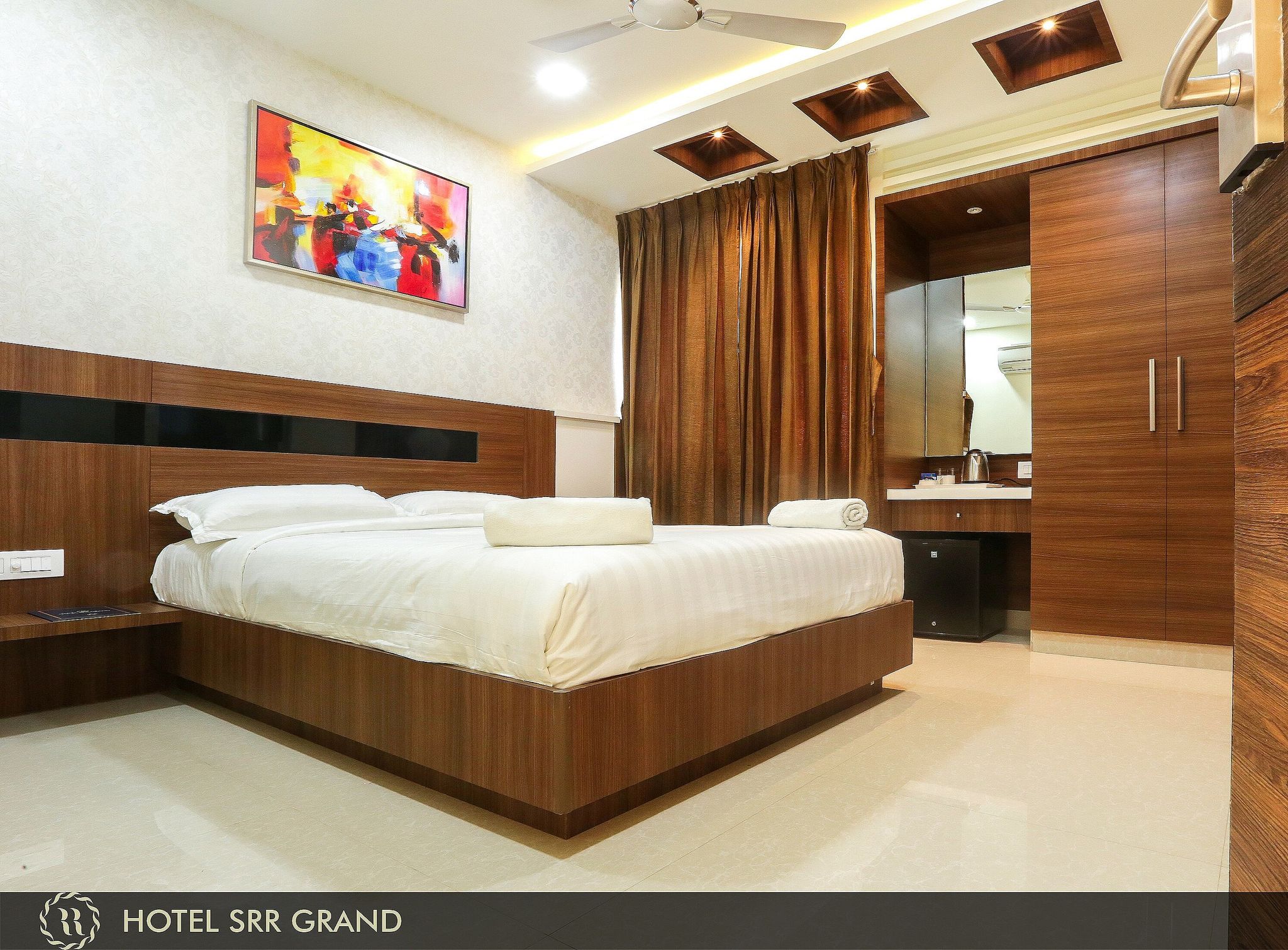 HOTEL SRR GRAND (Vandalur) Deluxe room 3