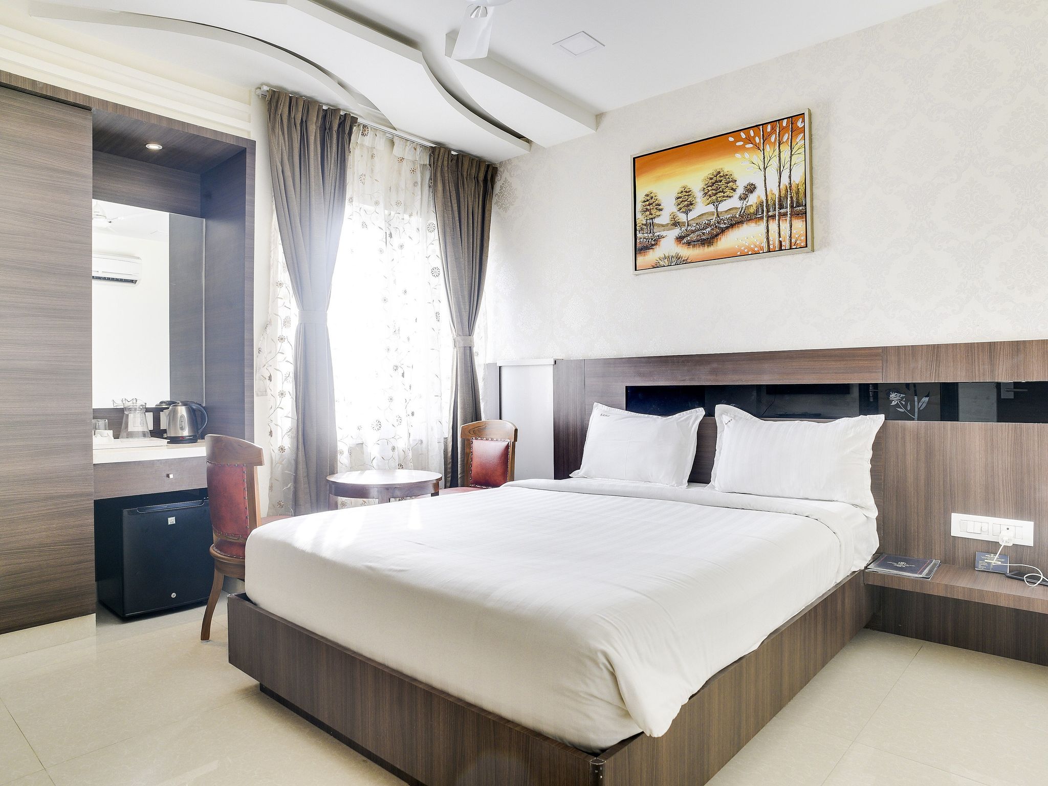 HOTEL SRR GRAND (Vandalur) Deluxe room 4