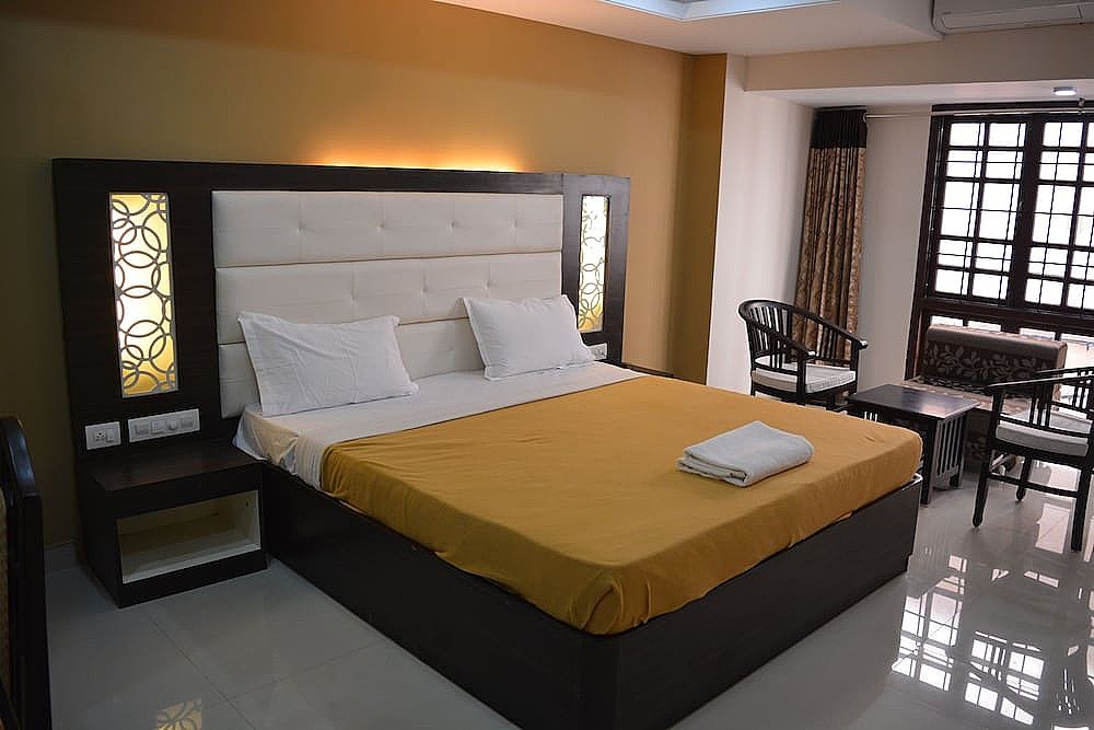 Deluxe Double Room, 1 King Bed, Private Bathroom