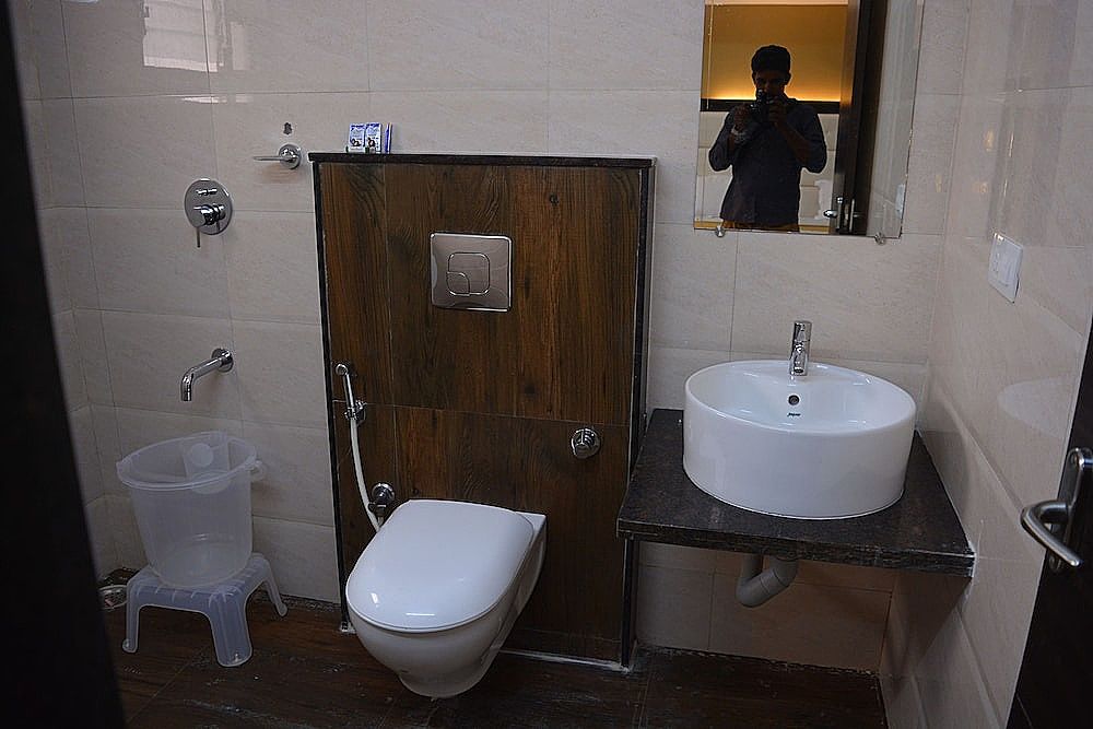 Economy Double Room, 1 King Bed, Private Bathroom