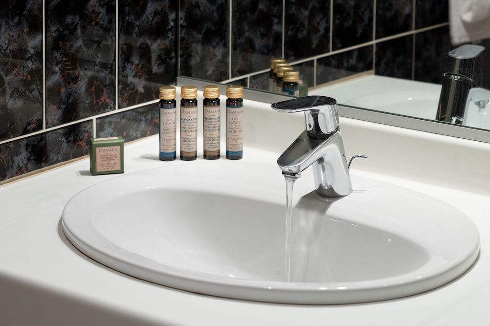 Hôtel des Tonneliers Superior Triple Room 3