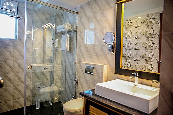 Hotel Boulevard Economy Room King Size 3