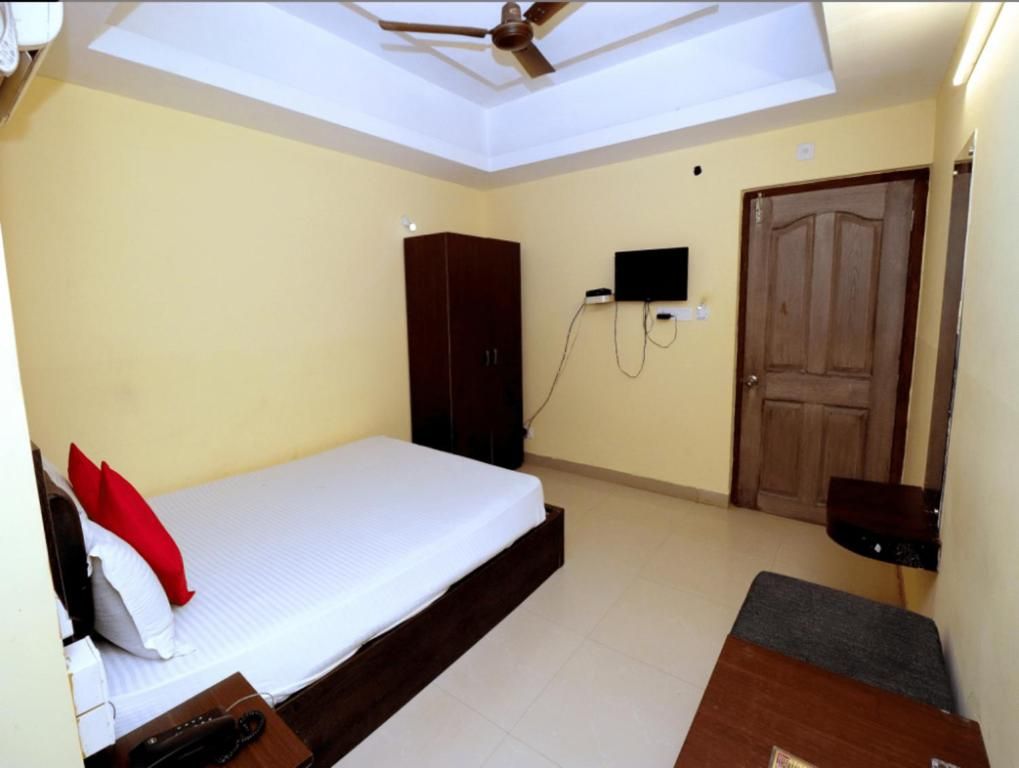 HOTEL SEA SAND DIGHA BY EGR Deluxe Room with Fan 2