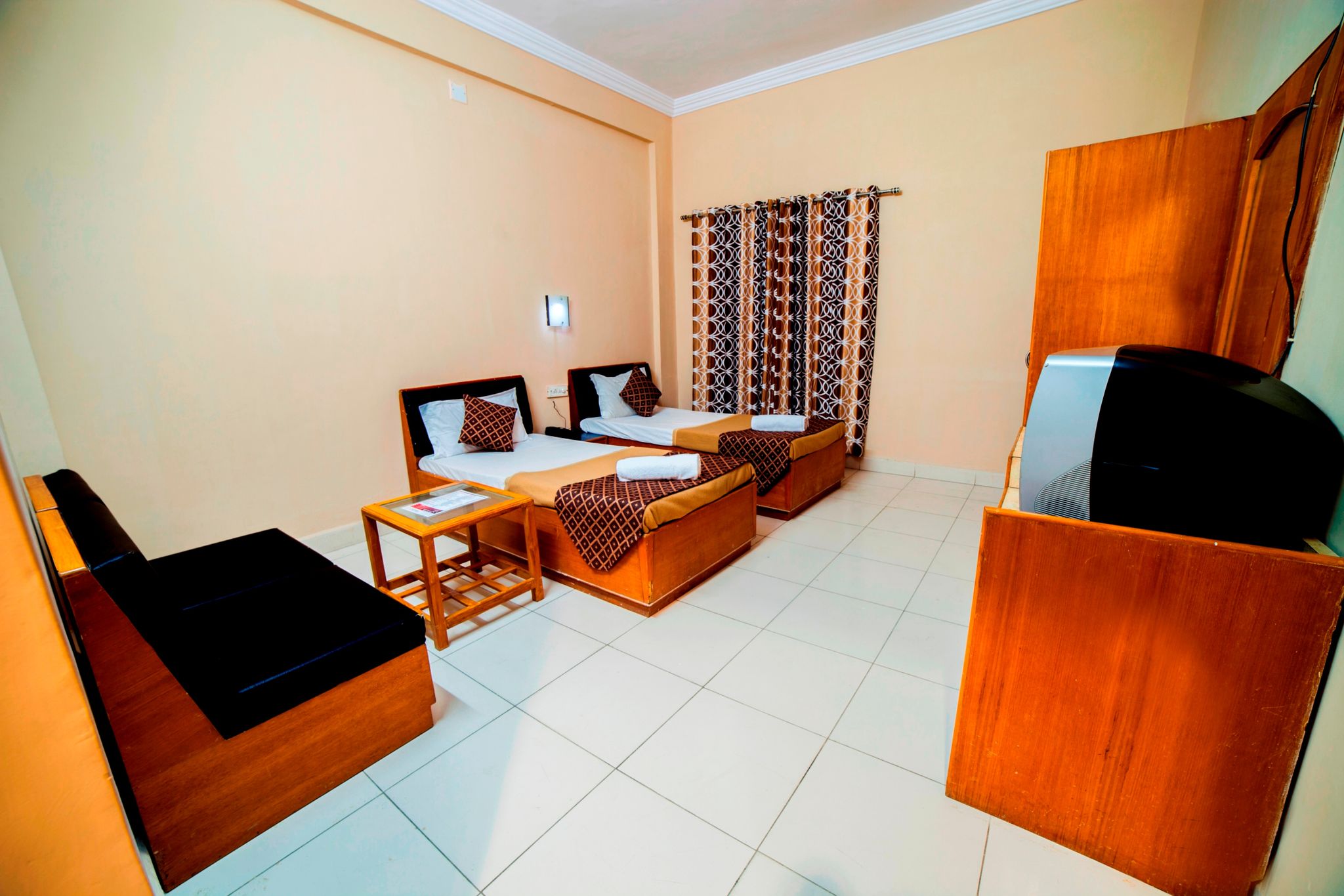 Deluxe Non AC (Not for quarantine)