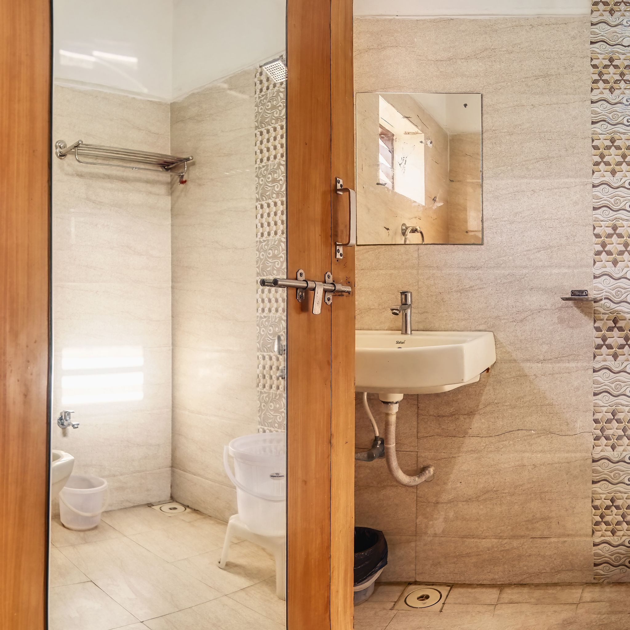 Deluxe Non AC (Not for quarantine)