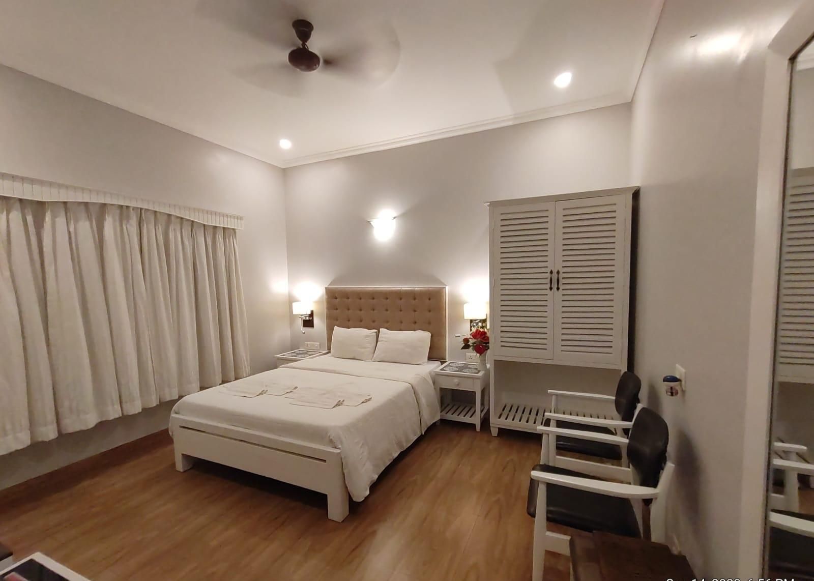 Crown Villa Vagator Luxury Deluxe Room