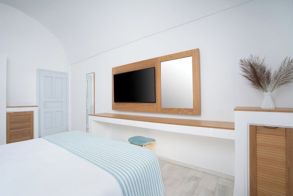 Santorini Kastelli Resort Classic Double Room 2