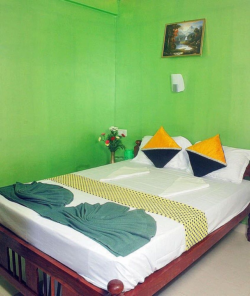 Calangute beach side hotel Standard Double Room, 1 Double Bed 3