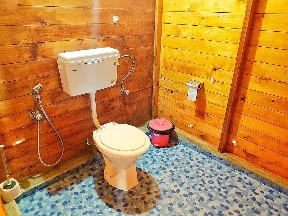 Cafe Blue Hotel Deluxe AC Sea Facing High Rise Hut 7