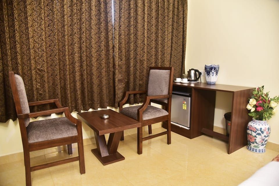 Candolim Grande Standard Room 9