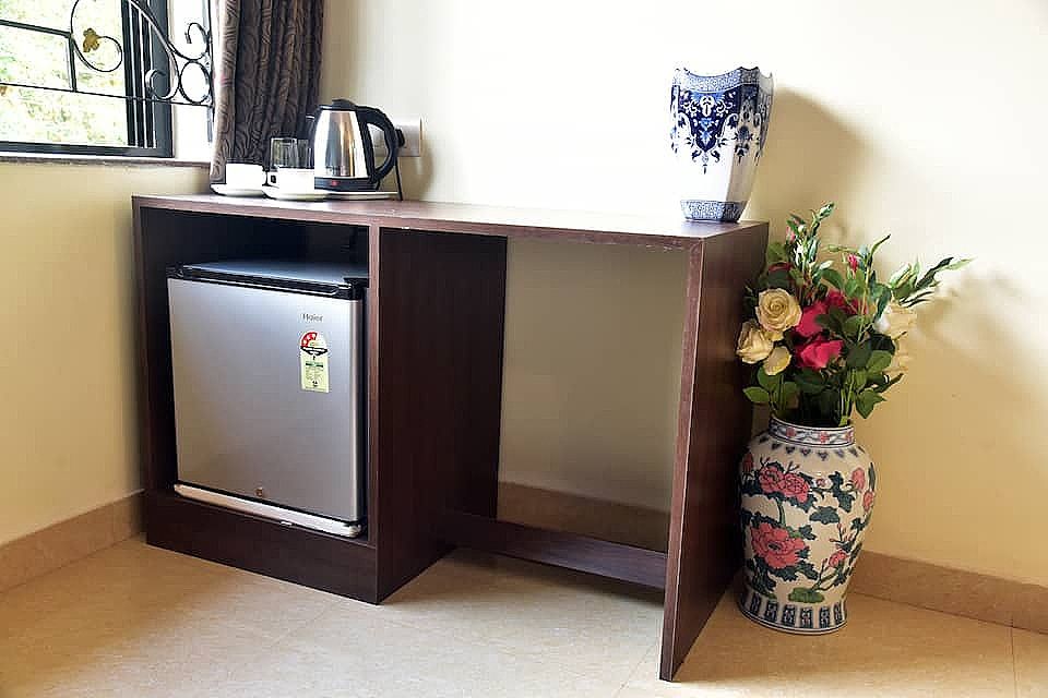 Candolim Grande Standard Room 8