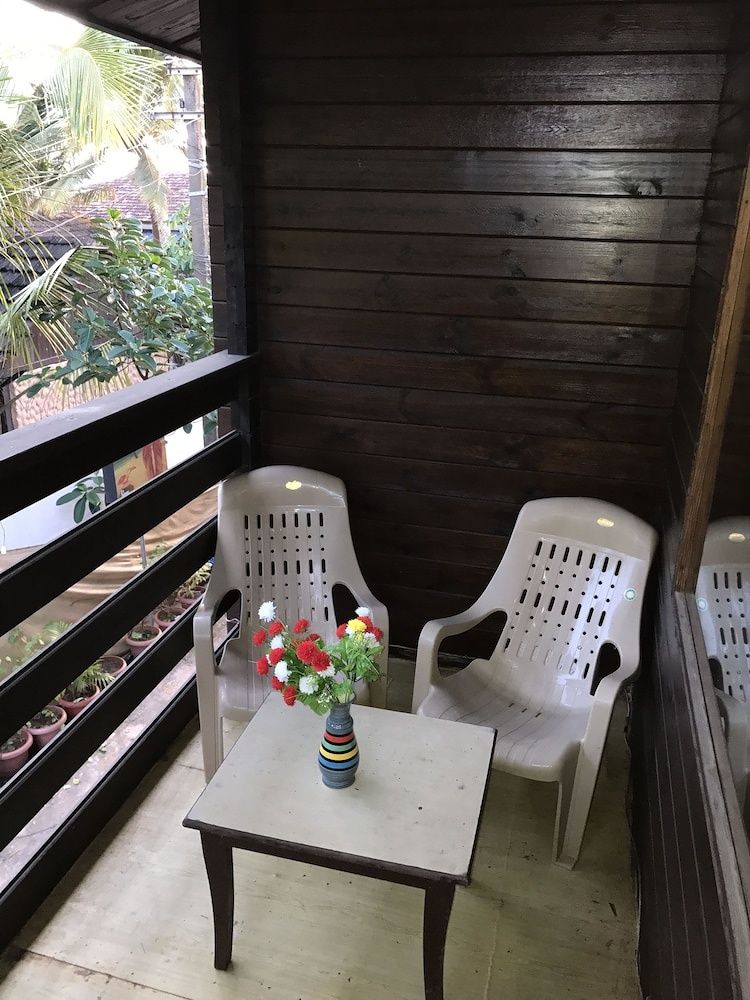 Del Rio Superior Room, Smoking