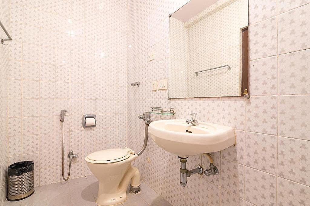 The Horizon Deluxe Room 9