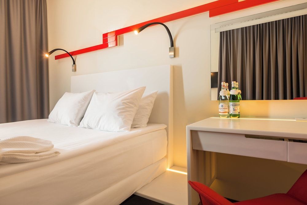 Premium Room, 1 Double Bed (Walk-In Shower)