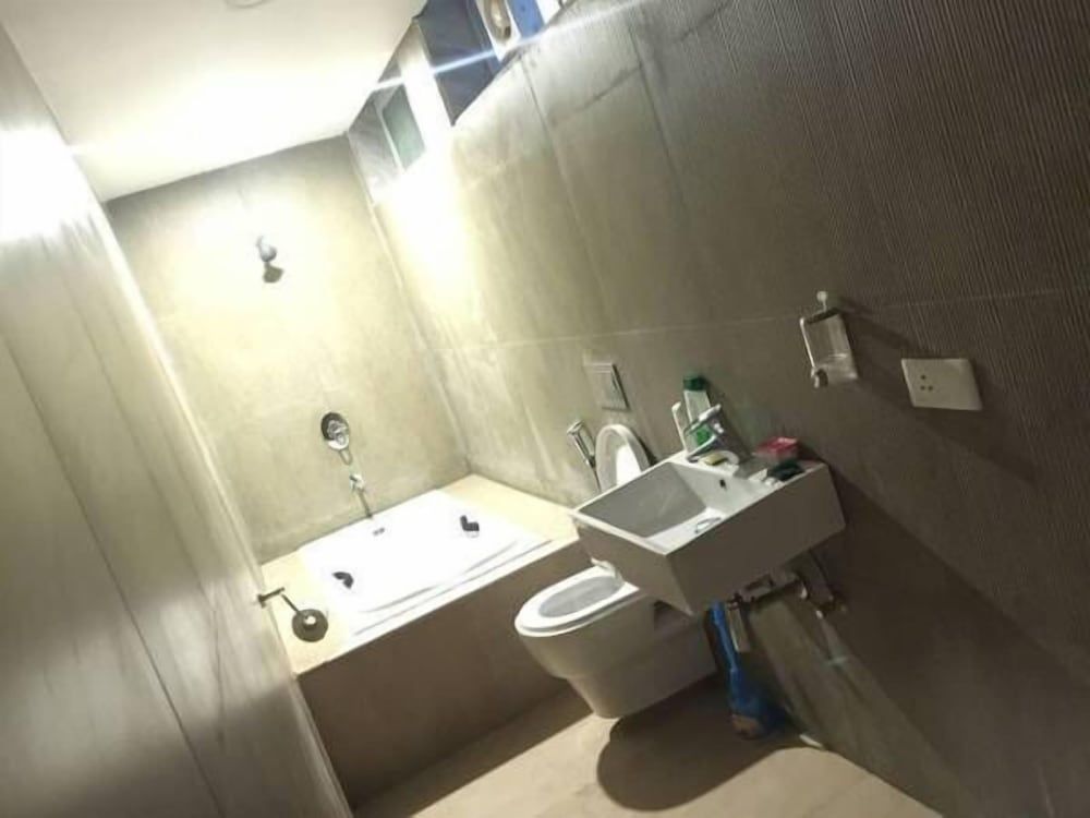 Leisure Bay Deluxe Suite, Pool Access 7