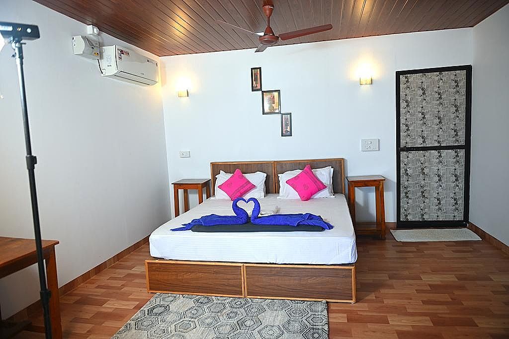Madhu Huts Agonda Double Room with Balcony and Sea View 19