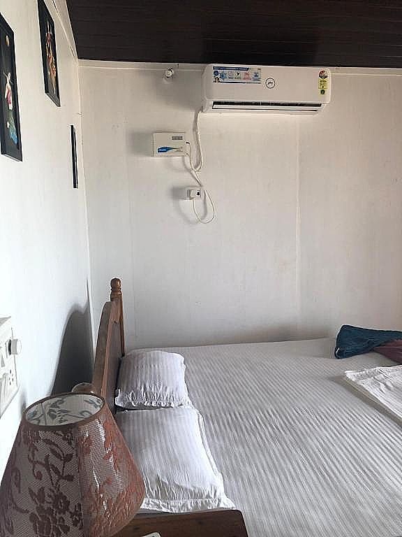 Madhu Huts Agonda Double Room with Balcony and Sea View 8