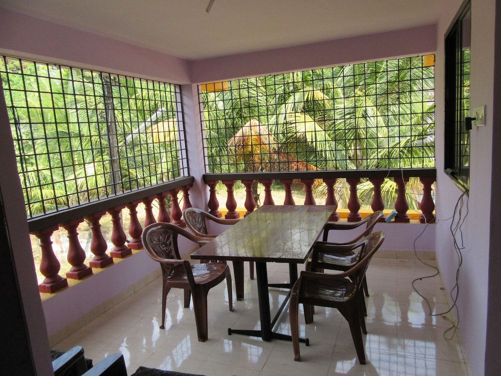 Mandrem Beach Guest House Goa Family Villa, 4 Bedrooms (4 queen beds + 5 single beds), 2 Bathrooms, Mountainside 5