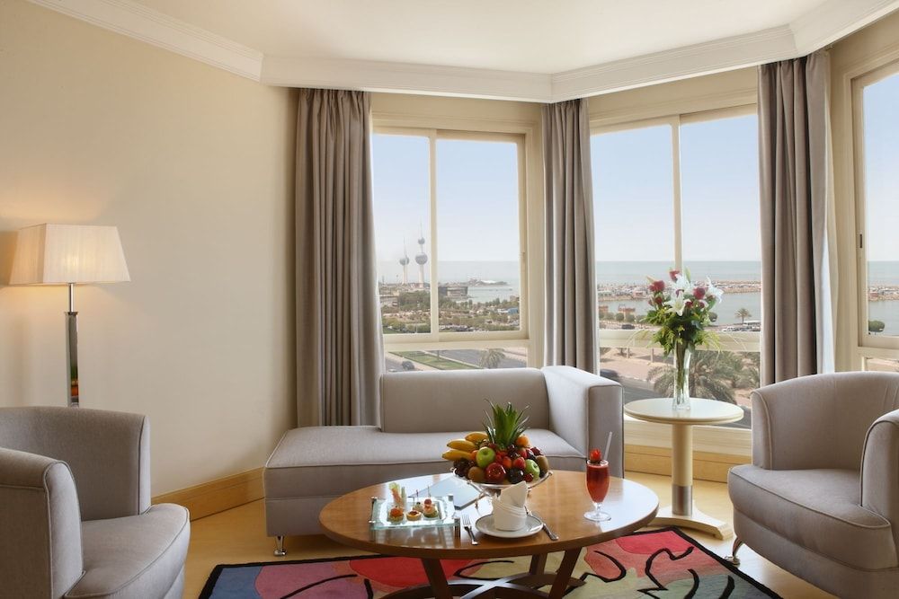 Le Royal Hotel Deluxe Room 10