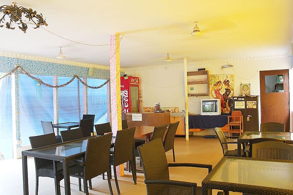 undefined  FabHotel Morjim Bliss 10