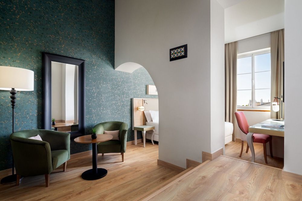 Los Seises Sevilla, a Tribute Portfolio Hotel Room, 1 Queen Bed, Non Smoking 5