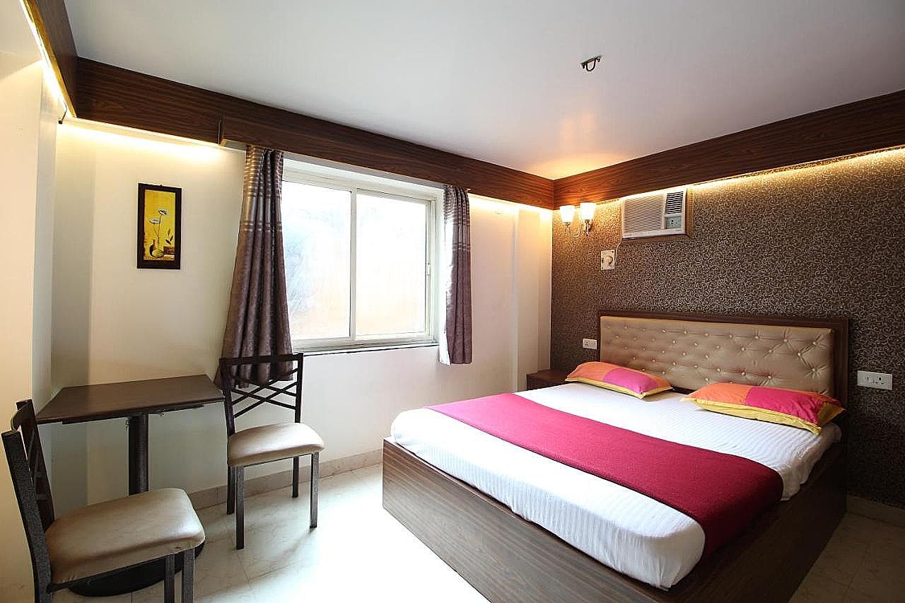 Roundcube Guest House Standard Room - No Balcony 12