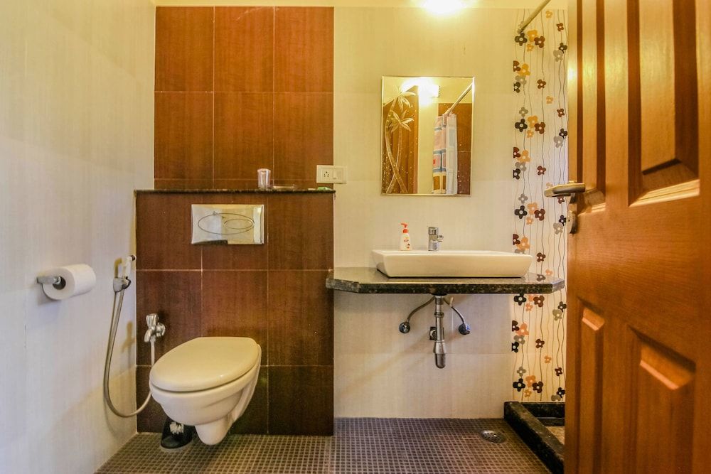 Royale Holiday Villa - 4BHK, Baga Deluxe Villa, 4 Bedrooms, Kitchen, Pool View 8