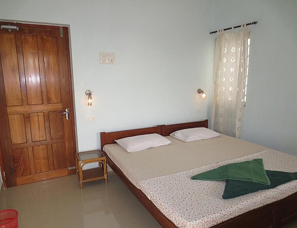 Sea Pearl Guesthouse Twin Room with Balcony Ground Floor 2