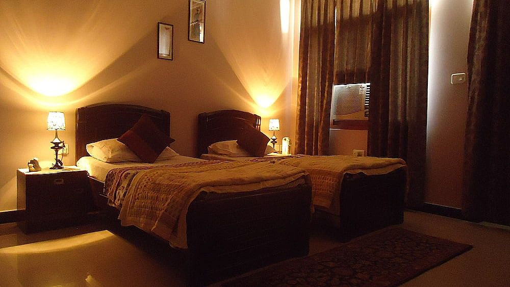 Jaipur Friendly Villa Deluxe Double or Twin Room, 2 Twin Beds, Kitchenette 4
