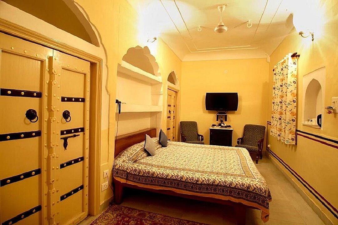 Courtyard Room