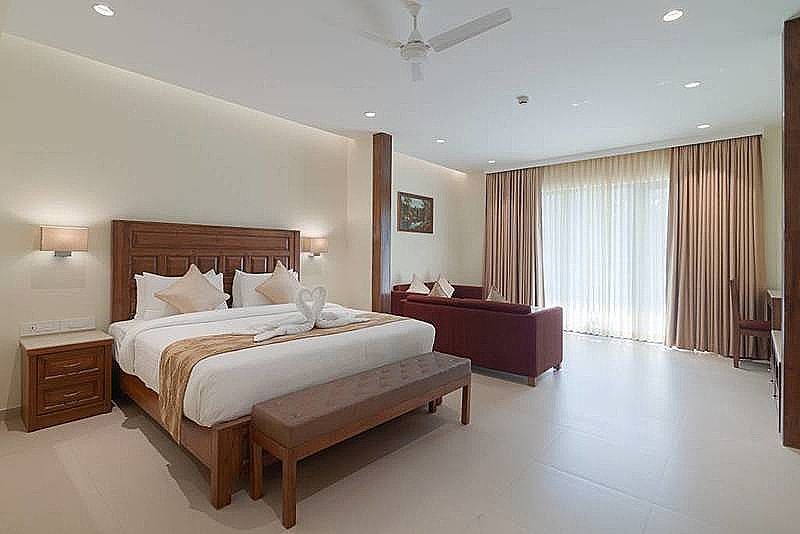 Junior Suite King Beds Garden View with Breakfast