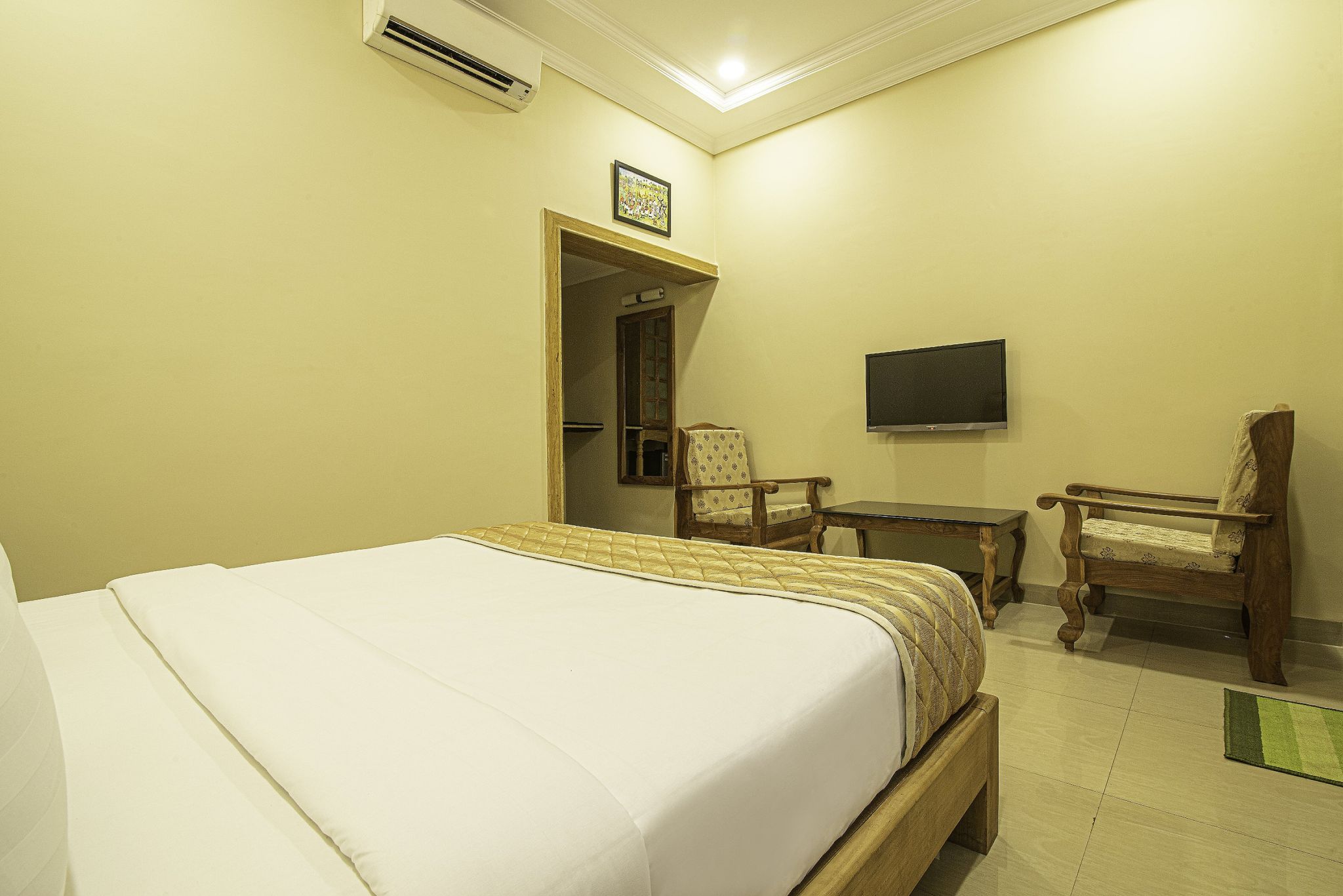 The Grand Leoney Resort Deluxe Room 2