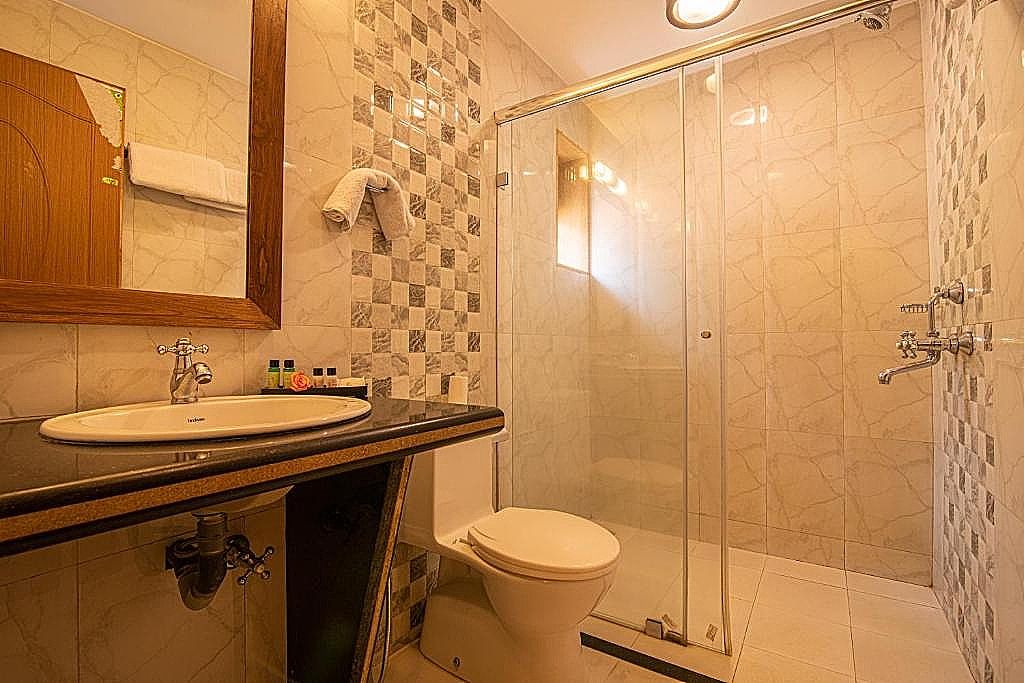 The Grand Leoney Resort Deluxe Room 9