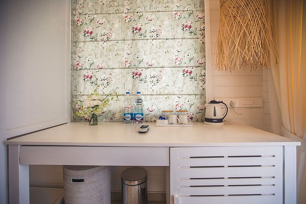 The White Resort Comfort Twin Room, 1 Bedroom, Balcony, Ocean View 2