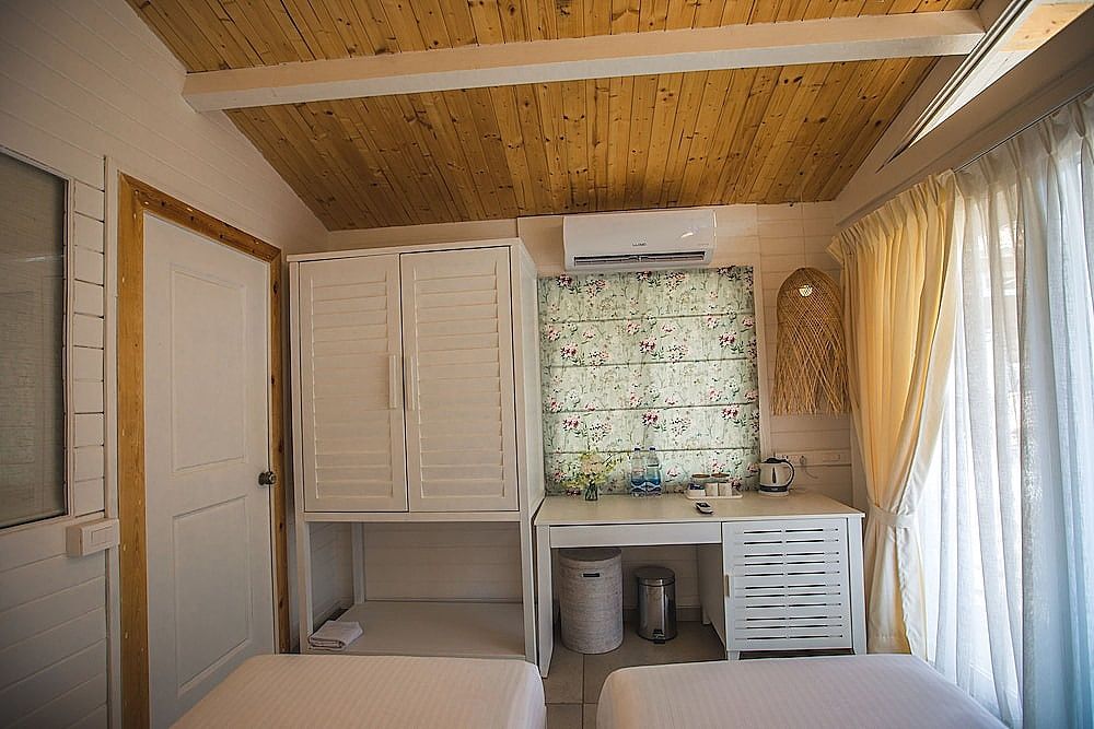 The White Resort Comfort Twin Room, 1 Bedroom, Balcony, Ocean View 6