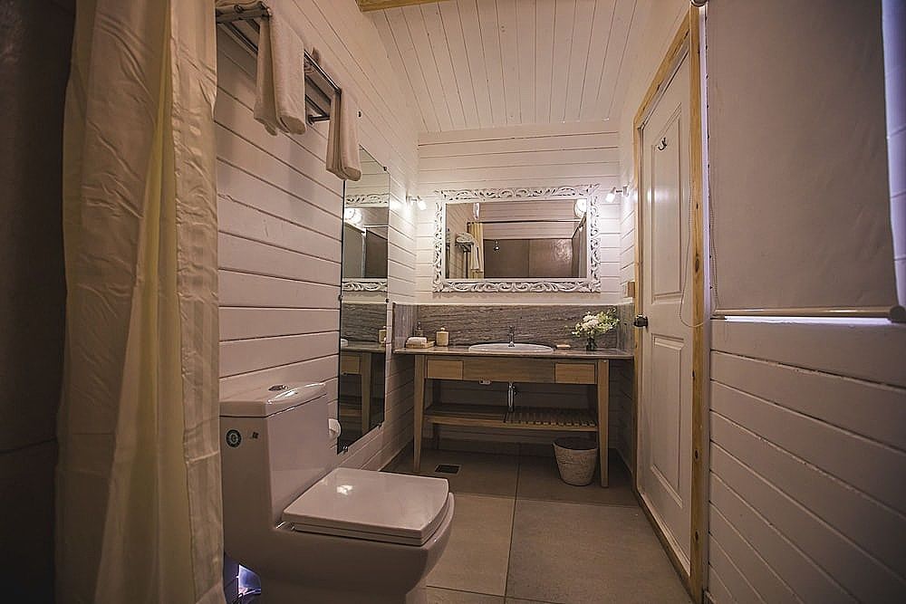 The White Resort Comfort Twin Room, 1 Bedroom, Balcony, Ocean View 3