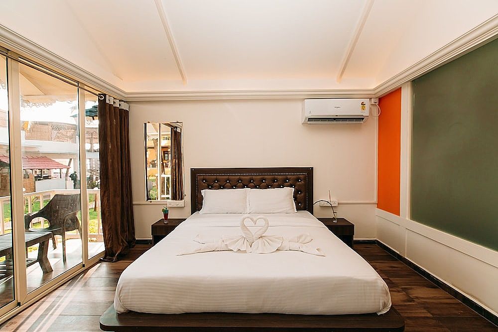 The Sunset Guest House Deluxe Cottage, 1 Bedroom, Beachside 4